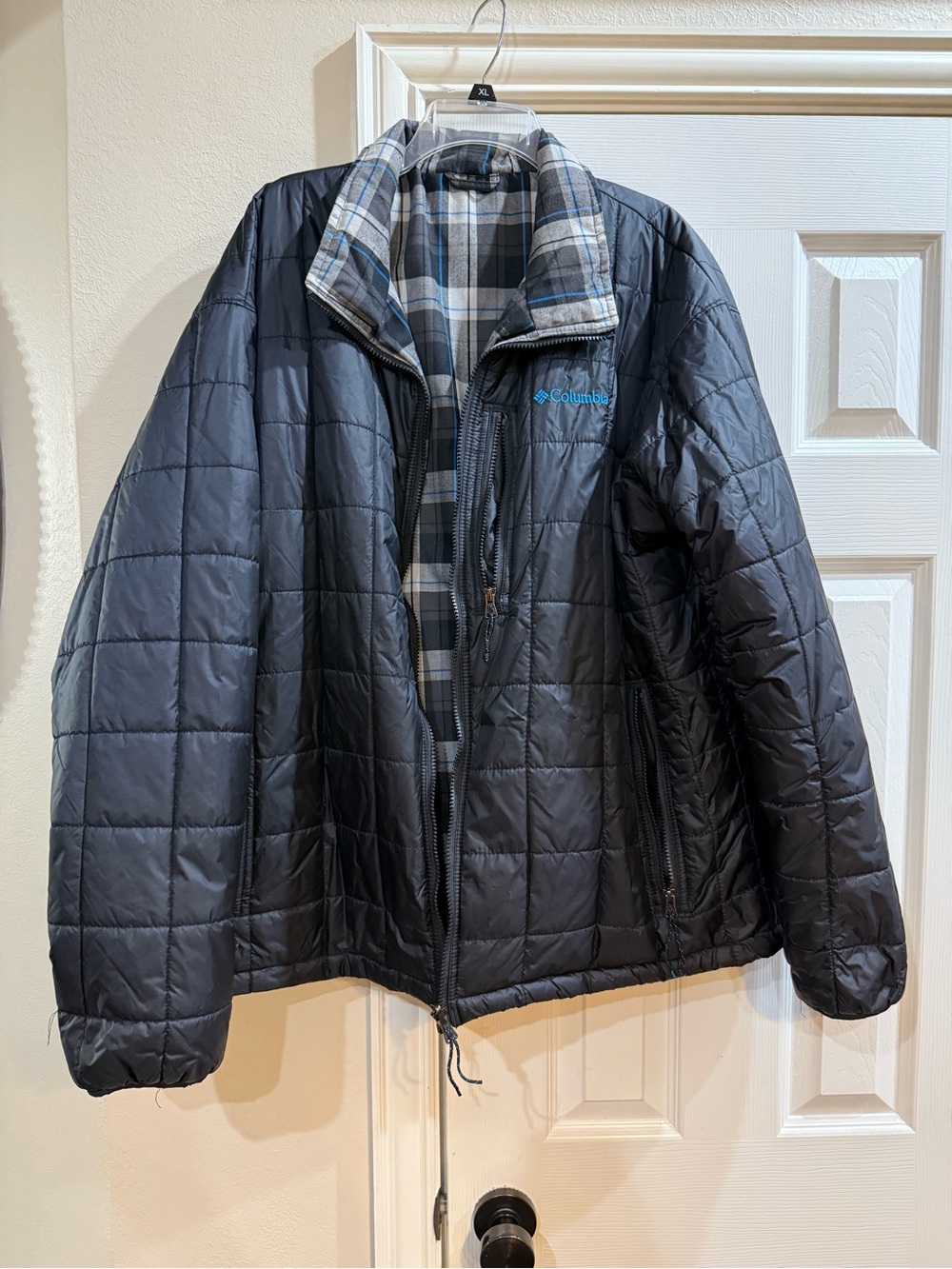 Columbia Black Quilted Jacket with Gray Plaid Lining - Reversible